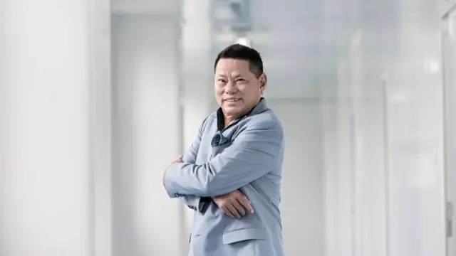 Tỷ phú Hoàng Kiều