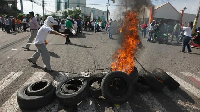 Protesta contra el golpe de Estrado contra Manuel Zelaya.