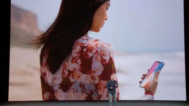 முக அடையாள அமைப்புடன் அறிமுகப்படுத்தப்பட்ட ஐஃபோன் X