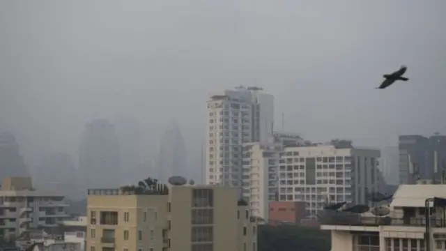 Kabut asap melanda kota dalam beberapa minggu terakhir.