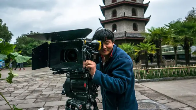 Un camarógrafo en Hengdian.