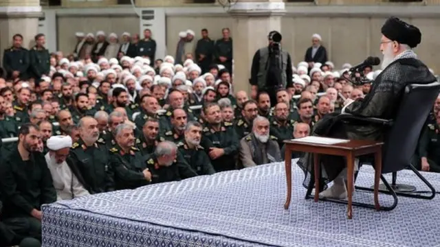 آیت الله خامنه ای و فرماندهان سپاه