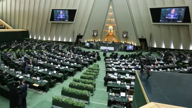 ईरानी संसद