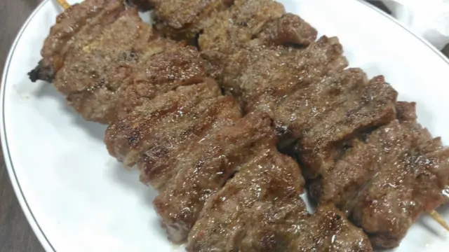 如今在台湾要吃正宗新疆烤肉，也不是件困难的事情。