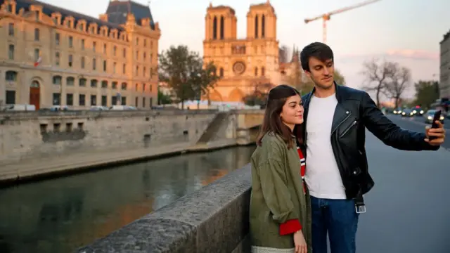 Тіндер карантин