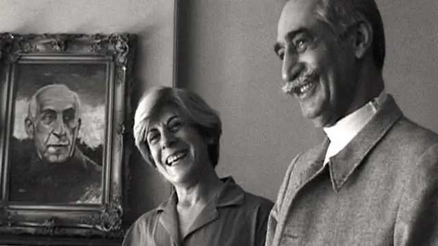 داریوش فروهر، رهبر حزب ملت ایران و همسرش پروانه مجد اسکندری نوزده سال پیش در منزل خود، با ضربات متعدد چاقو کشته شدند.