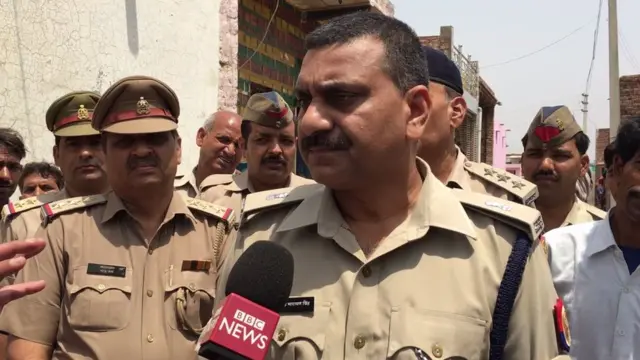पुलिस अधिकारी