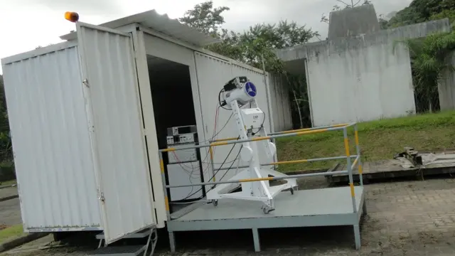 Equipamento de laser usado em monitoramento no Cepema-USP