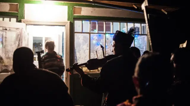 Навіщо ми колядуємо