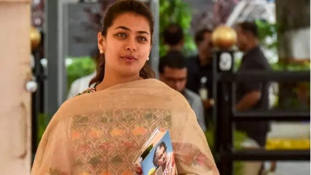 काँग्रेसच्या प्रणिती शिंदे यांनी दिलीप माने यांचा पराभव केला.