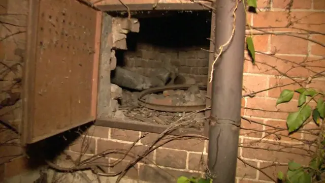 Тайник в стене