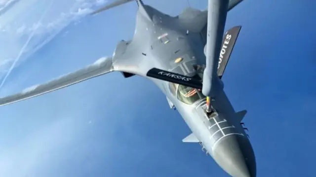 Máy bay quân sự Mỹ B-1B Lancer bay ở Biển Hoa Đông, tháng 6 năm 2017