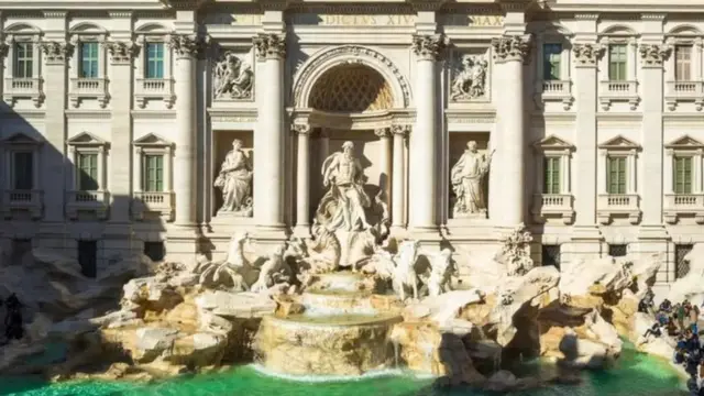 மின்சாரம் இல்லாமல் இயங்கும் நீரூற்றுகள்