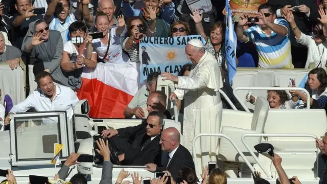 papa Francisco1xbet qeydiyyatmissa no Vaticano para canonizar o padre argentino