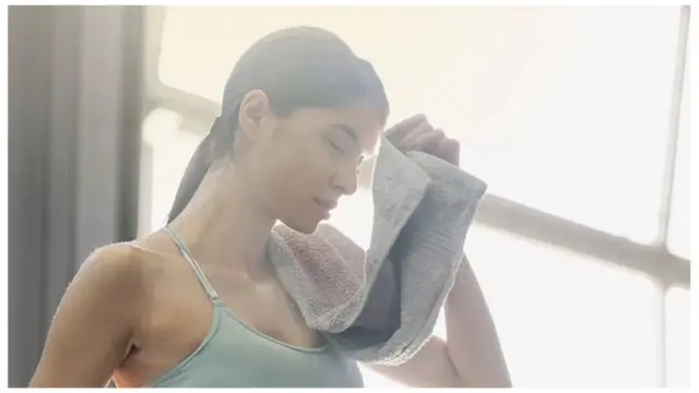 Selon les experts, vous devez absolument veiller à laver régulièrement votre serviette de gymnastique.