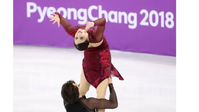 المتسابقان الكنديان تيسا فيرتو وسكوت موار