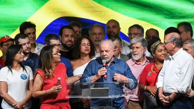 Lula discursando