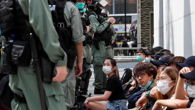 香港近日亦爆發多場反政府示威。
