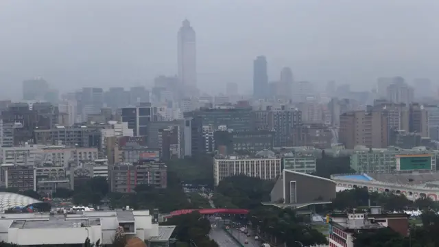 台湾西部的空气品质连续几天都是列在"不健康"的范围。