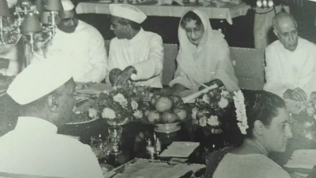 पंडित नेहरू