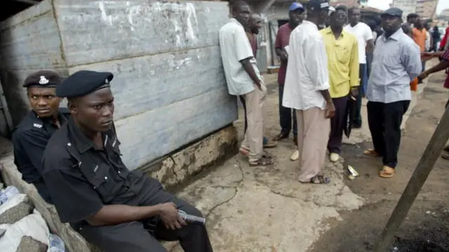 Ndị uweojii na ndị mmadụ