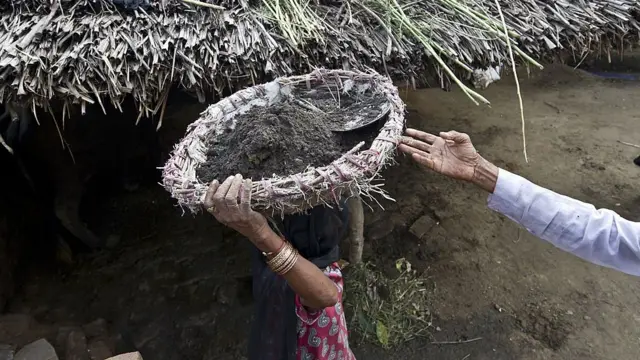 મૅન્યુઅલ સ્કૅવેન્જિંગ