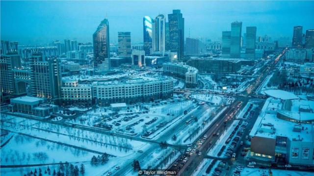 俄语是哈萨克斯坦的城市通用语言，譬如首都阿斯塔纳（Credit: Taylor Weidman）