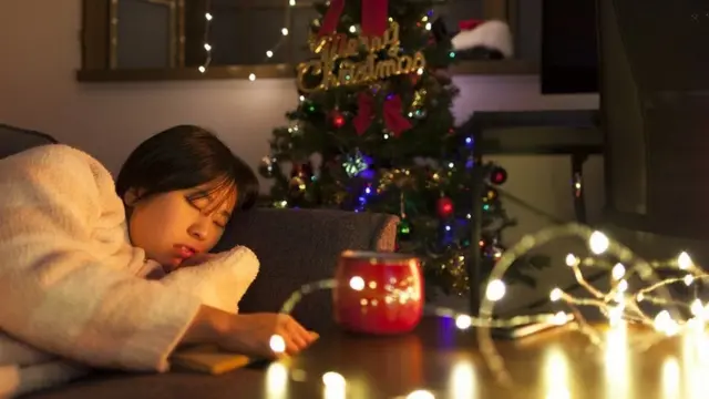 Жінка спить