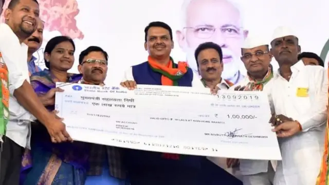 किर्तनकार इंदुरीकर महाराज काल (13 सप्टेंबर) मुख्यमंत्र्यांच्या संगमनेर येथील सभेला उपस्थित होते.