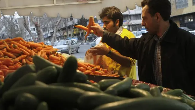 بگفته منابع دولتی در ایران نرخ تورم در این کشور به زیر ده درصد رسیده است