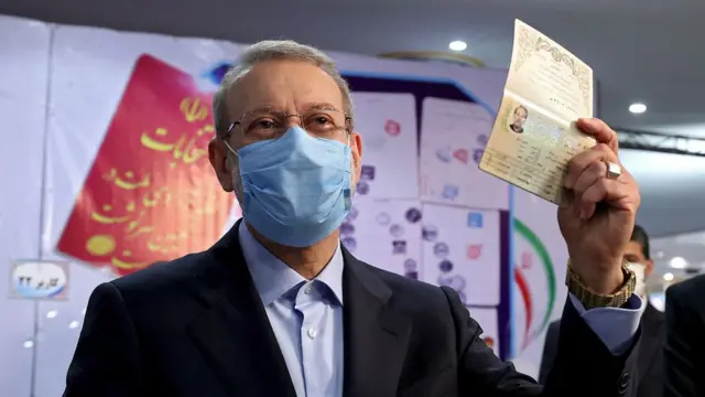 این احتمال مطرح شده بود که نیروهای میانه‌رو و حتی اصلاح‌طلب جمهوری اسلامی از علی لاریجانی در برابر ابراهیم رئیسی حمایت کنند