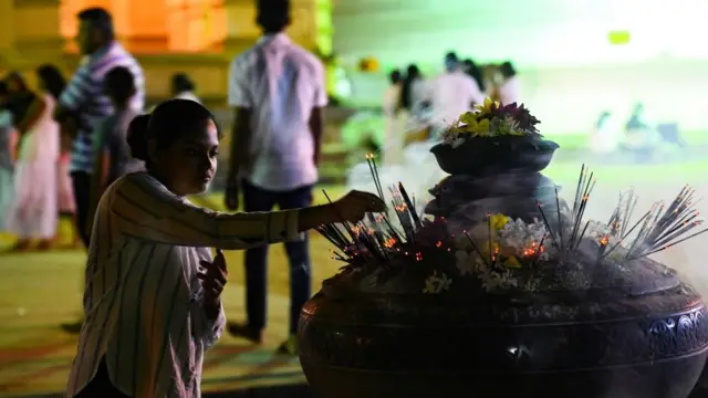 প্রার্থনার মধ্য দিয়ে শ্রীলঙ্কায় নতুন বছর বরণ করা হচ্ছে