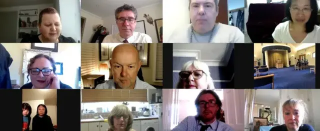 12 qof oo aaska hooyo muuqaal kaga qayb gashay