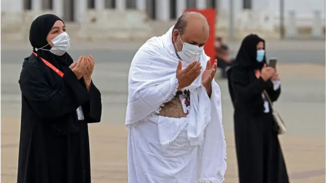 করোনাভাইরাস প্রাদুর্ভাবের কারণে দীর্ঘদিন ধরে বিদেশিদের জন্য হজ পালন বন্ধ রয়েছে।