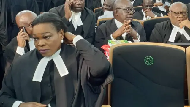 Ndị ọkaiwu jupụtara na 'Supreme Court'