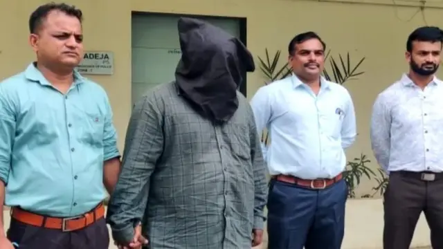 ખાલીઉદ્દીને પોલીસ સમક્ષ કબુલાત કરતા કહ્યું છે કે તેમને તેમના મિત્ર રાધેકૃષ્ણ તરફથી મનીષાને મારવાની સોપારી મળી હતી