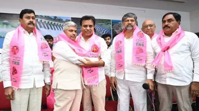 రాపోల్ ఆనందభాస్కర్ టీఆర్ఎస్‌లో చేరిన సందర్భం