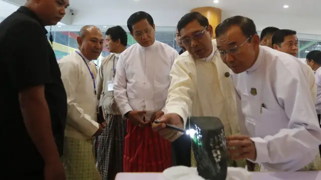 ကျောက်စိမ်း