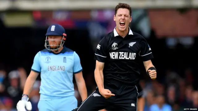 ਮੈਟ ਹੈਨਰੀ ਨੇ ਜੇਸਨ ਰੇਅ ਨੂੰ ਆਊਟ ਕਰ ਕੇ ਕੁਝ ਇਸ ਤਰ੍ਹਾਂ ਜਸ਼ਨ ਮਨਾਇਆ।