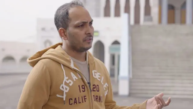 리하스(35)는 사고 당일 그가 자신의 방에 맡겨놓은 "짐을 찾으러 왔다가 이런 일을 당했다"며 안타까워했다