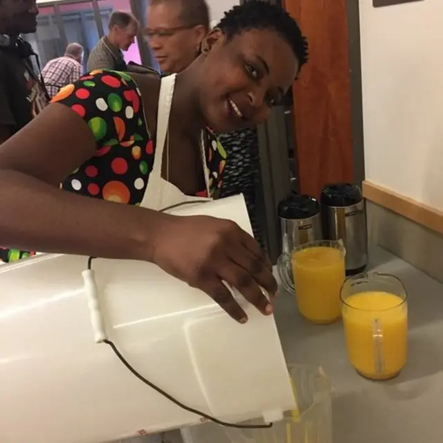 C'est en novembre 2016, que Rachel Kombela, âgée à peine de 19 ans, a démarré son entreprise, avec un capital de 8 millions de F CFA reçu de quelques partenaires.