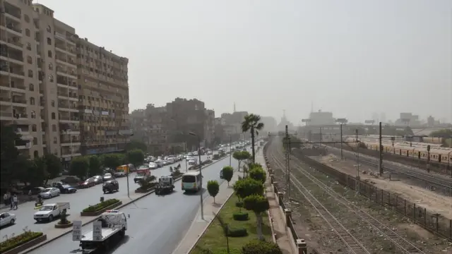 En plein Centre du Caire, l'avenue Ramses.