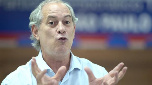 Na defesa da democracia vamos tocar fogo na rua diz Ciro Gomes