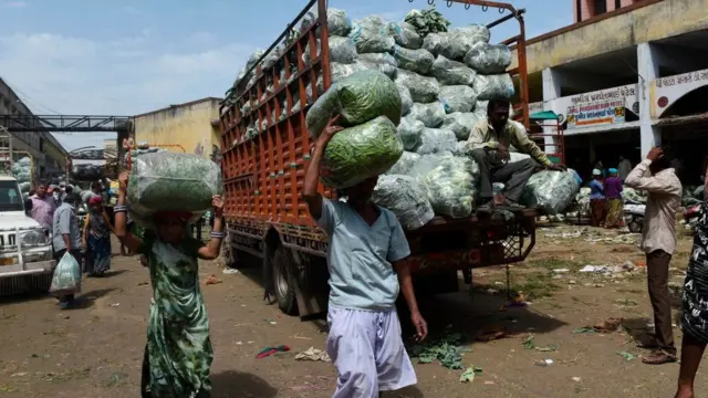 নতুন বিলে সরকার নিয়ন্ত্রিত এই কৃষি মান্ডিগুলো অপ্রাসঙ্গিক হয়ে পড়বে