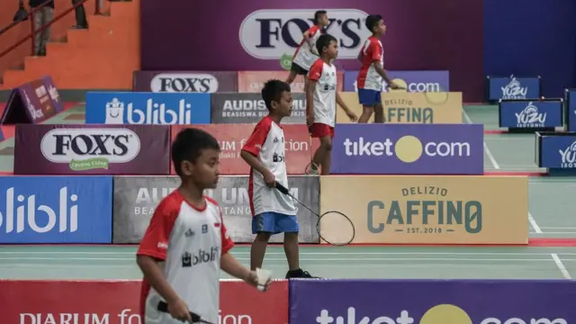 Sejumlah anak mengikuti Audisi Umum Beasiswa Bulu Tangkis 2019 PB Djarum di GOR Satria Purwokerto, Banyumas, Jawa Tengah, Minggu (8/9/2019).