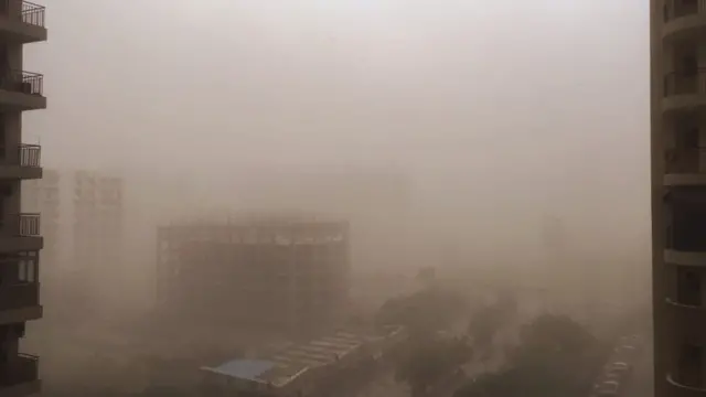 ఉత్తర ప్రదేశ్‌లో దుమ్ము తుపాను