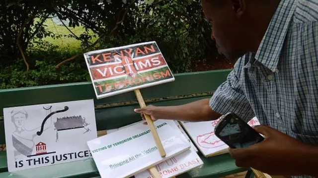 Baadhi ya waathiriwa wa mkasa huo wakitaka haki kufuatia mkasa huo