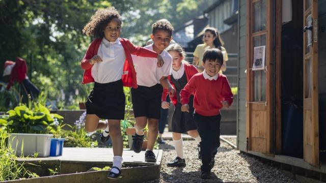 How to apply for a primary school place in the UK - BBC Bitesize