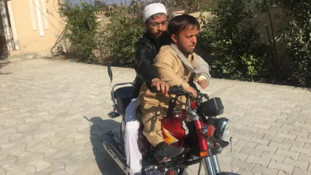 فارمیسی، عامر