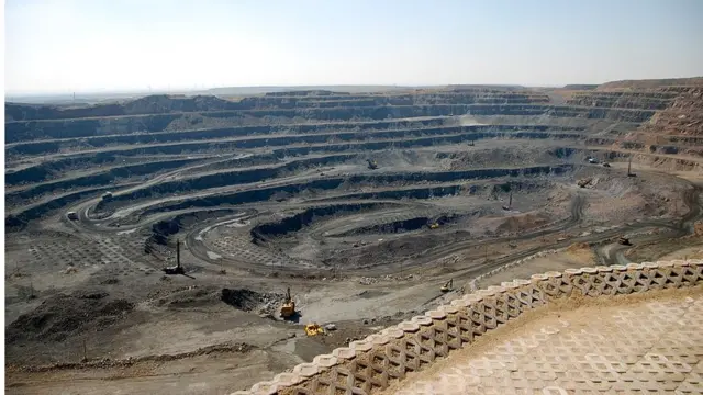 চীনের বায়ান ওবোতে রেয়ার আর্থ মেটাল-এর খনি।